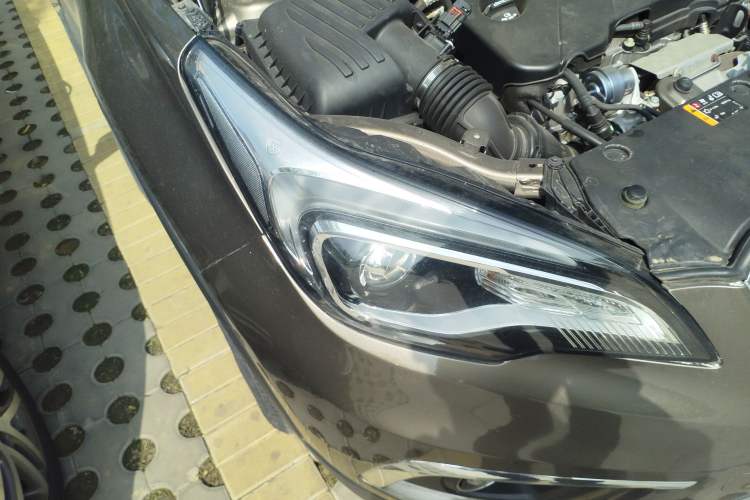 Used Buick Envision 2016 20T Two-Wheel Drive Leading Version Right Front Headlight