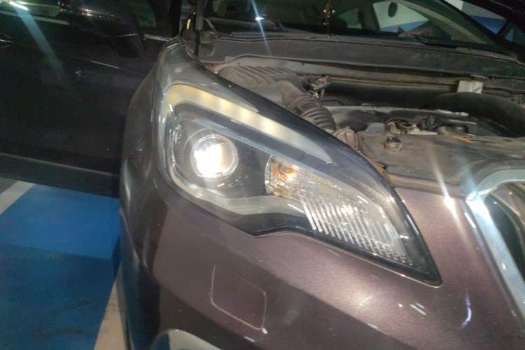 Used Buick Envision 2016 28T Four-Wheel Drive Elite Version Right Front Headlight