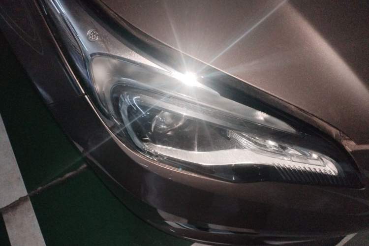 Used Buick Envision 2016 20T Two-Wheel Drive Leading Version Right Front Headlight