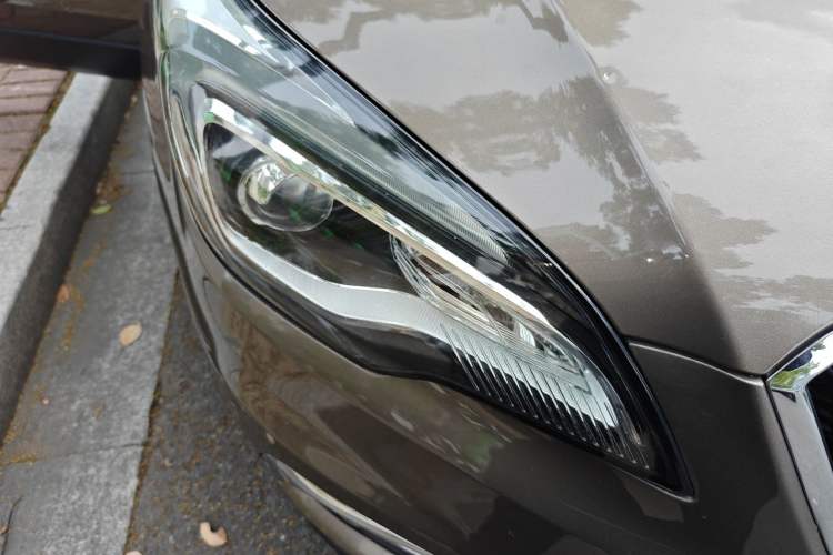 Used Buick Envision 2016 20T Two-Wheel-Drive Elite Model Right Front Headlight