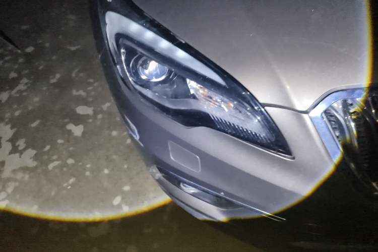 Used Buick Envision 2016 28T Four-Wheel Drive Elite Version Right Front Headlight