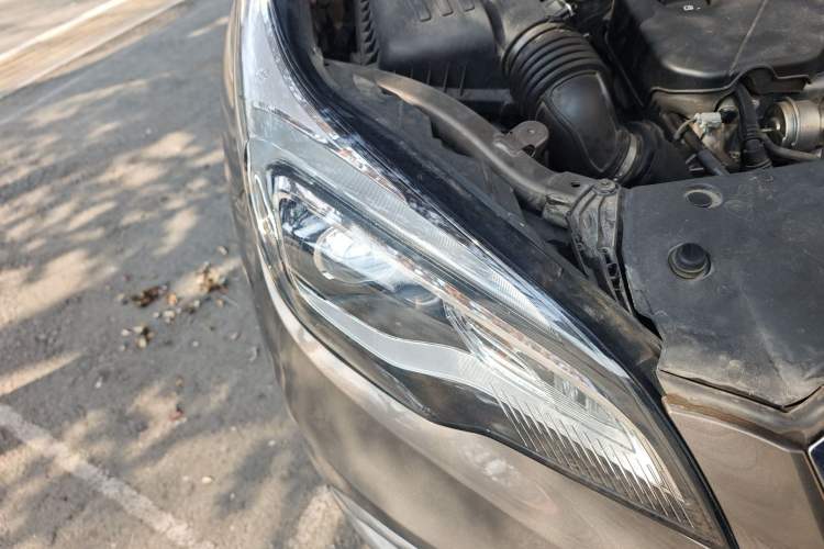 Used Buick Envision 2016 20T Two-Wheel-Drive Elite Model Right Front Headlight