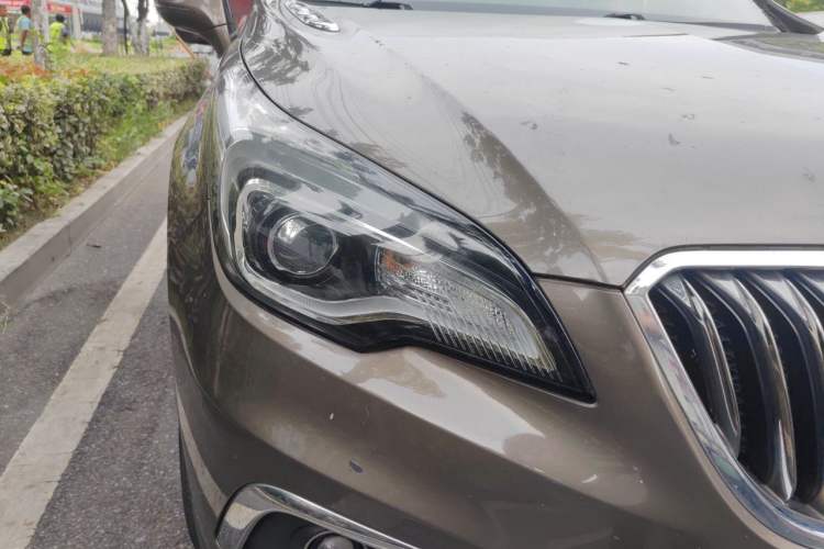 Used Buick Envision 2016 20T Two-Wheel-Drive Elite Model Right Front Headlight