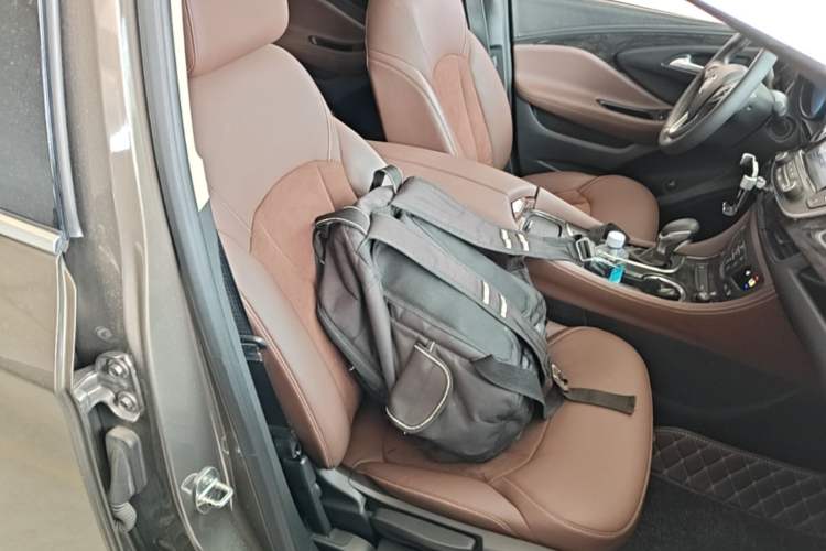 Used Buick Envision 2016 28T Four-Wheel Drive Elite Version Right Front Seat