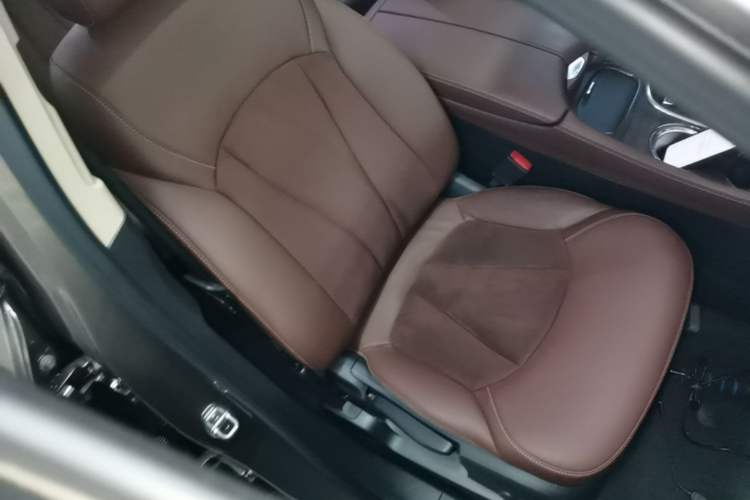 Used Buick Envision 2016 28T Four-Wheel Drive Elite Version Right Front Seat
