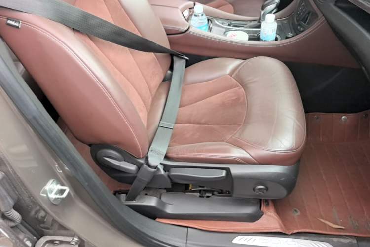 Used Buick Envision 2016 20T Two-Wheel-Drive Elite Model Right Front Seat