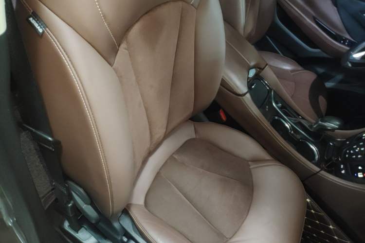 Used Buick Envision 2016 20T Two-Wheel-Drive Elite Model Right Front Seat