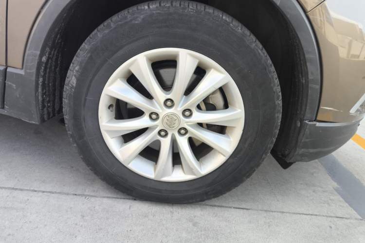 Used Buick Envision 2016 28T Four-Wheel Drive Elite Version Right Front Wheel Hub