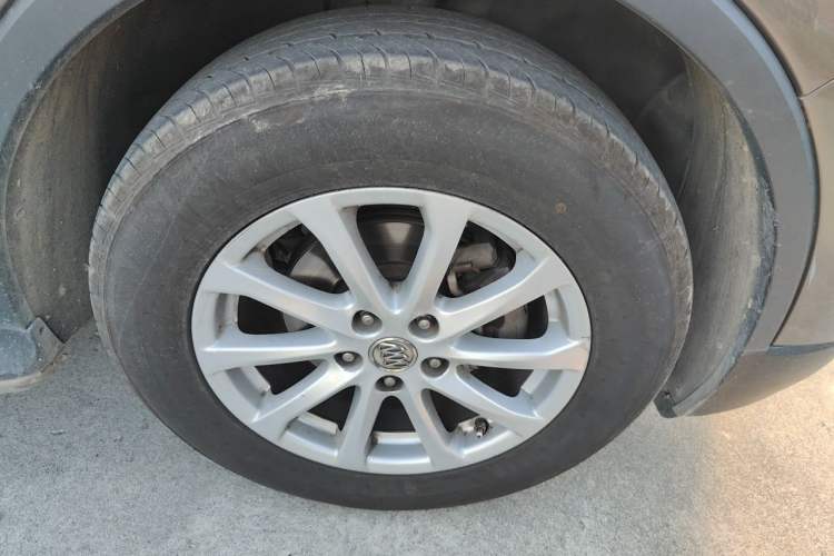 Used Buick Envision 2016 20T Two-Wheel-Drive Elite Model Right Front Wheel Hub