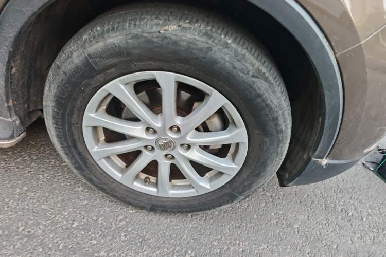 Used Buick Envision 2016 20T Two-Wheel Drive Leading Version Right Front Wheel Hub