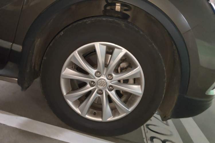 Used Buick Envision 2016 28T Four-Wheel Drive Luxury Model Right Front Wheel Hub