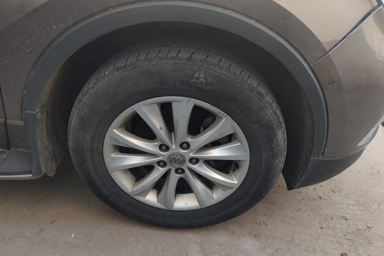 Used Buick Envision 2016 28T Four-Wheel Drive Luxury Model Right Front Wheel Hub