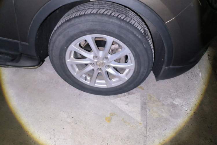 Used Buick Envision 2016 20T Two-Wheel-Drive Elite Model Right Front Wheel Hub