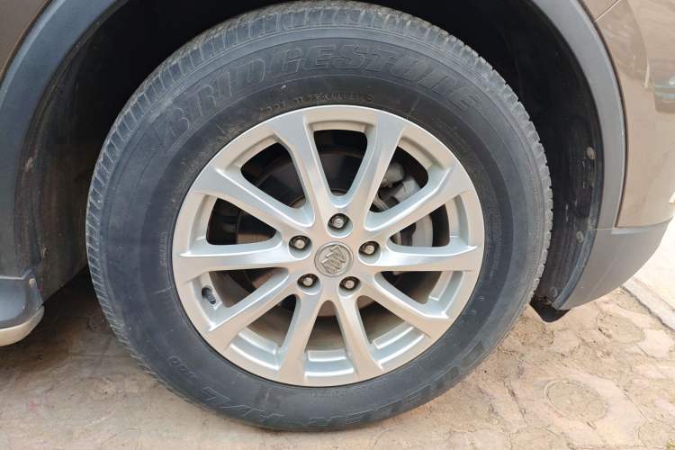 Used Buick Envision 2016 20T Two-Wheel-Drive Elite Model Right Front Wheel Hub