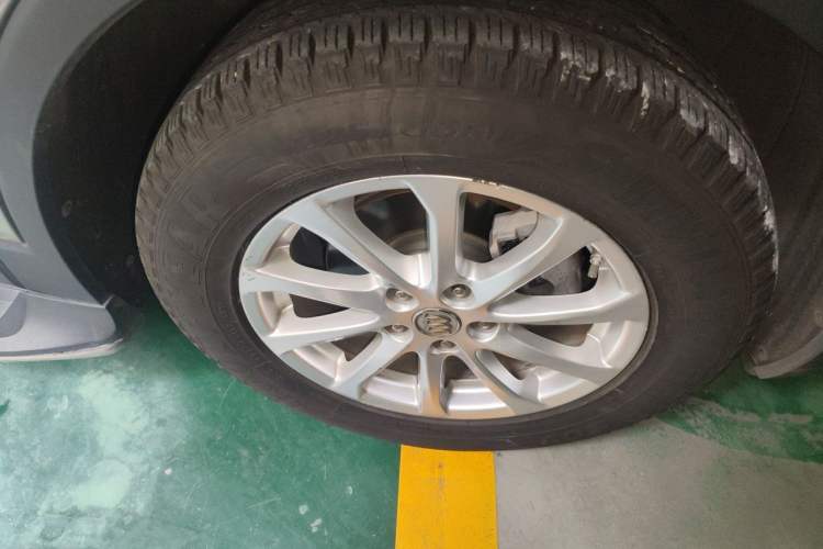 Used Buick Envision 2016 20T Two-Wheel-Drive Elite Model Right Front Wheel Hub