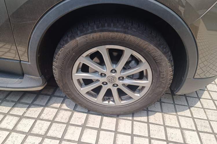 Used Buick Envision 2016 20T Two-Wheel Drive Leading Version Right Front Wheel Hub
