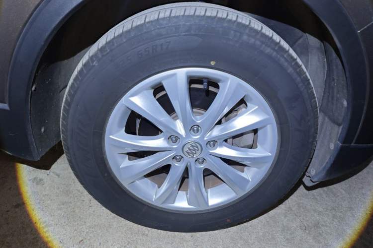 Used Buick Envision 2016 28T Four-Wheel Drive Luxury Model Right Front Wheel Hub