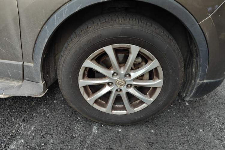 Used Buick Envision 2016 20T Two-Wheel Drive Leading Version Right Front Wheel Hub