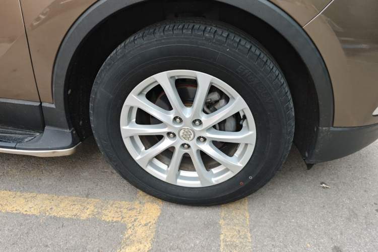 Used Buick Envision 2016 20T Two-Wheel-Drive Elite Model Right Front Wheel Hub