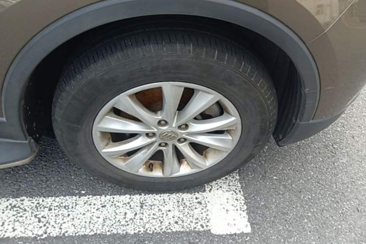Used Buick Envision 2016 28T Four-Wheel Drive Elite Version Right Front Wheel Hub
