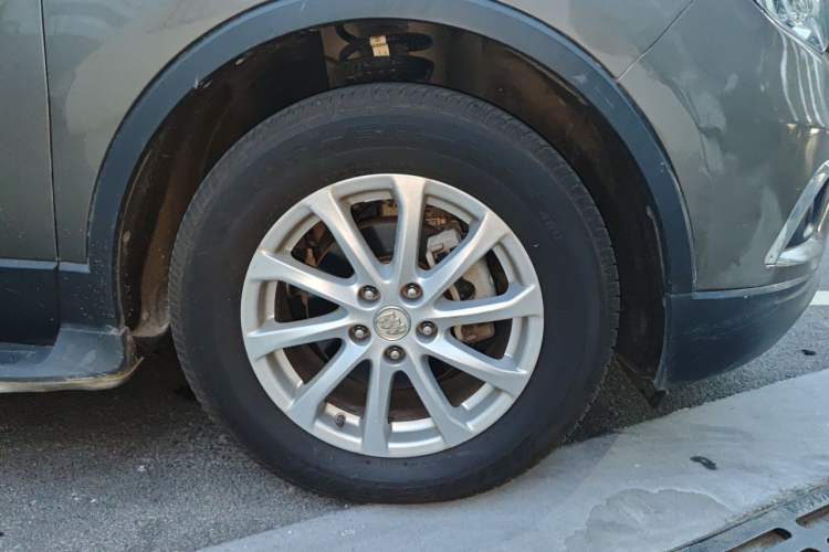 Used Buick Envision 2016 20T Two-Wheel Drive Leading Version Right Front Wheel Hub