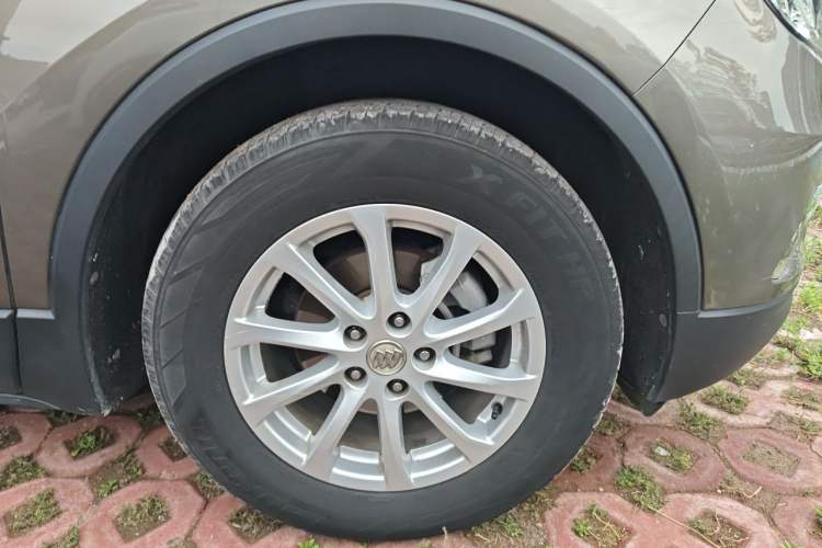Used Buick Envision 2016 20T Two-Wheel Drive Leading Version Right Front Wheel Hub