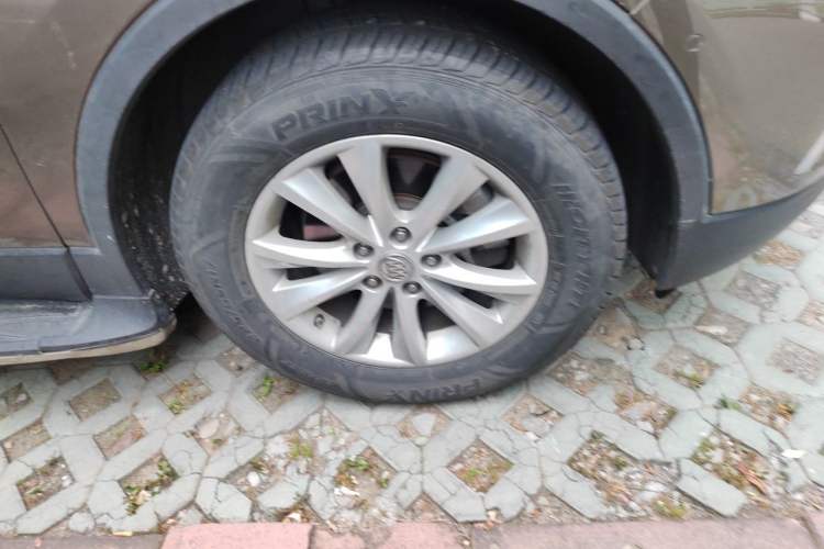 Used Buick Envision 2016 28T Four-Wheel Drive Luxury Model Right Front Wheel Hub