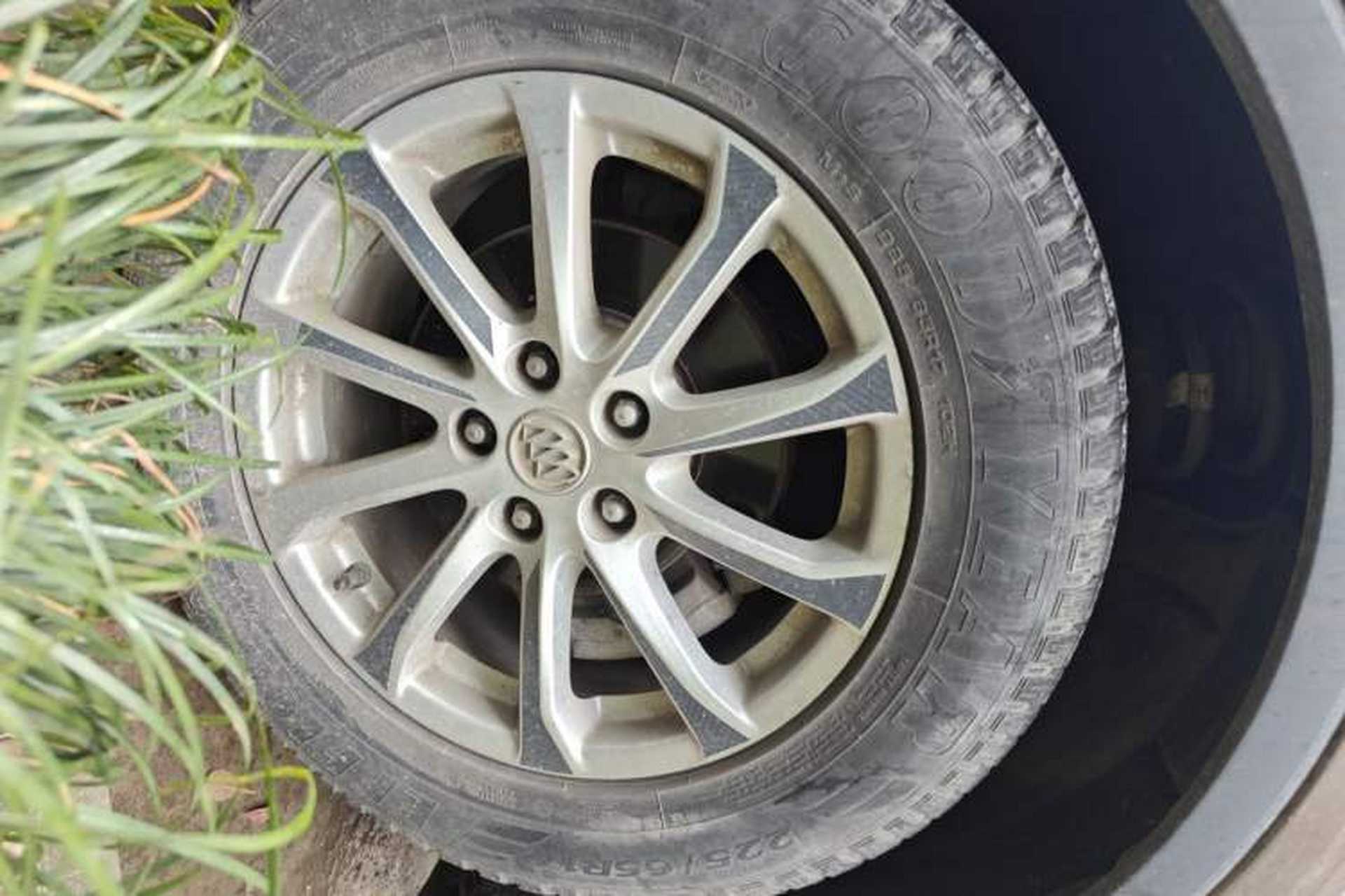 Used Buick Envision 2016 20T Two-Wheel-Drive Elite Model Right Front Wheel Hub