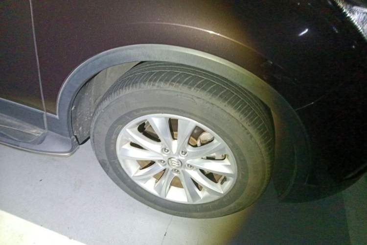 Used Buick Envision 2016 28T Four-Wheel Drive Elite Version Right Front Wheel Hub