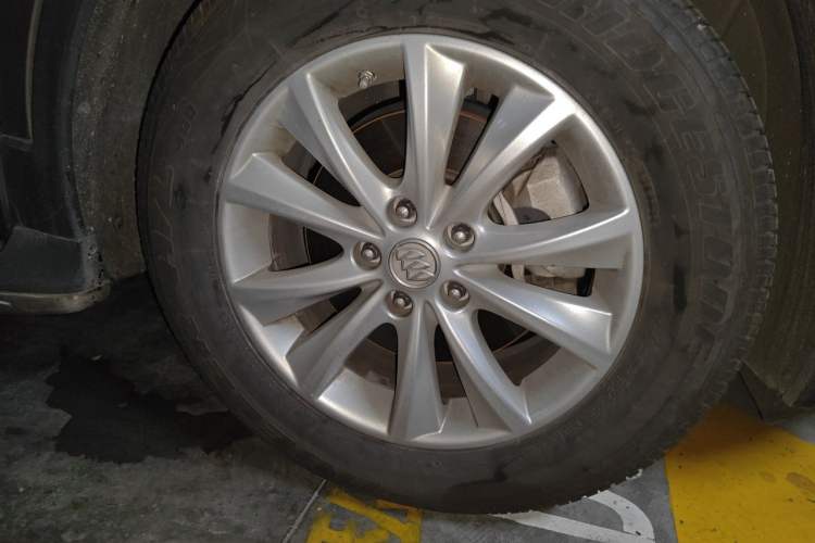 Used Buick Envision 2016 28T Four-Wheel Drive Elite Version Right Front Wheel Hub