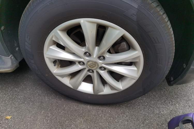 Used Buick Envision 2016 28T Four-Wheel Drive Elite Version Right Front Wheel Hub