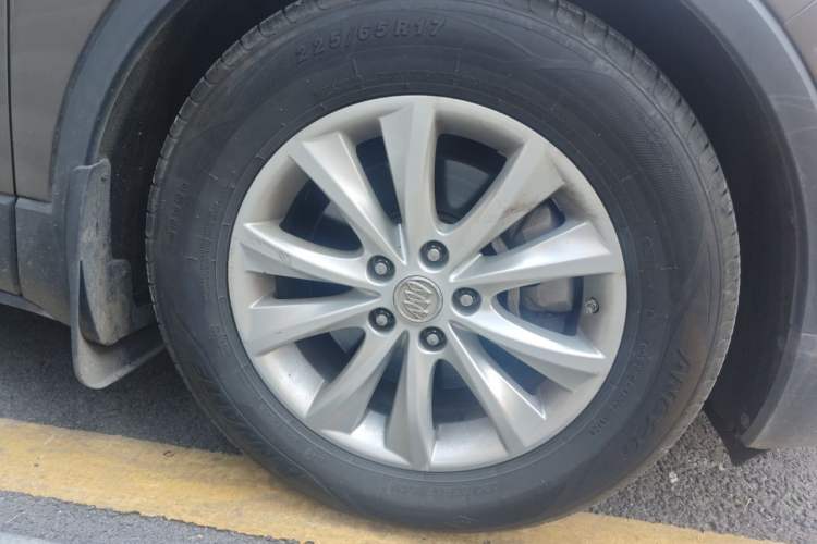 Used Buick Envision 2016 28T Four-Wheel Drive Luxury Model Right Front Wheel Hub