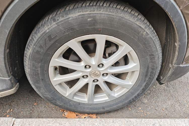 Used Buick Envision 2016 20T Two-Wheel-Drive Elite Model Right Front Wheel Hub