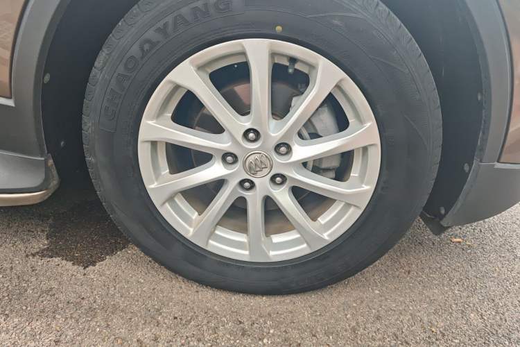 Used Buick Envision 2016 20T Two-Wheel Drive Leading Version Right Front Wheel Hub