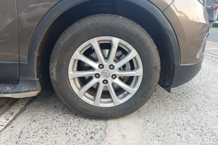 Used Buick Envision 2016 20T Two-Wheel Drive Leading Version Right Front Wheel Hub