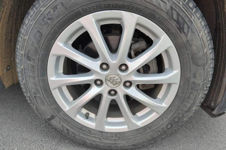 Used Buick Envision 2016 20T Two-Wheel-Drive Elite Model Right Front Wheel Hub
