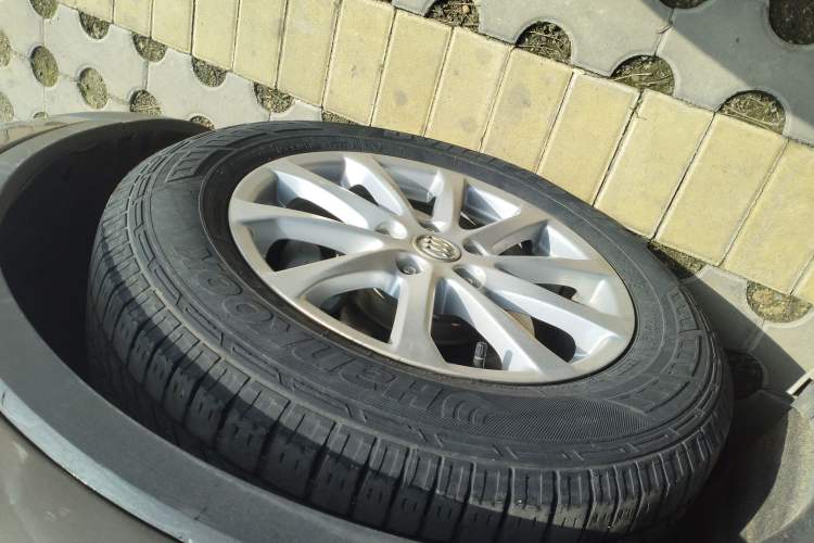 Used Buick Envision 2016 20T Two-Wheel Drive Leading Version Right Front Wheel Hub