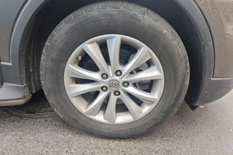 Used Buick Envision 2016 28T Four-Wheel Drive Elite Version Right Front Wheel Hub