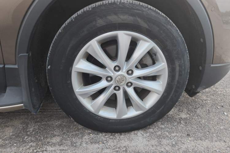 Used Buick Envision 2016 28T Four-Wheel Drive Luxury Model Right Front Wheel Hub