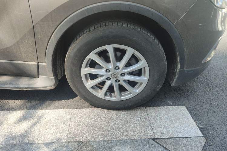 Used Buick Envision 2016 20T Two-Wheel-Drive Elite Model Right Front Wheel Hub
