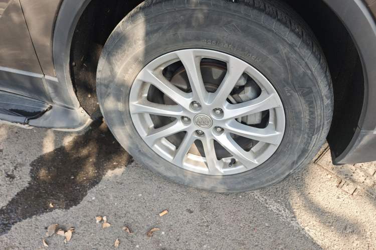 Used Buick Envision 2016 20T Two-Wheel-Drive Elite Model Right Front Wheel Hub