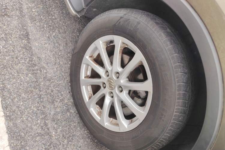 Used Buick Envision 2016 20T Two-Wheel-Drive Elite Model Right Front Wheel Hub