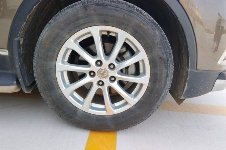 Used Buick Envision 2016 20T Two-Wheel-Drive Elite Model Right Front Wheel Hub