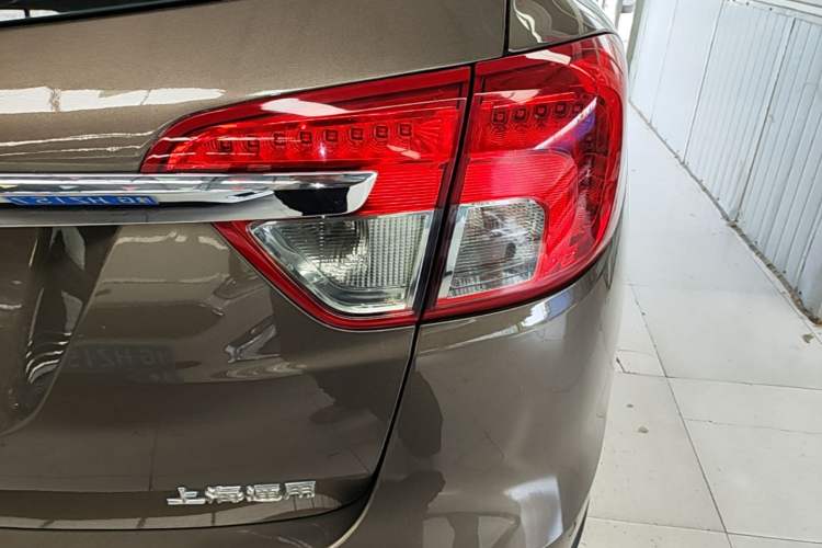 Used Buick Envision 2016 28T Four-Wheel Drive Elite Version Right Rear Taillight