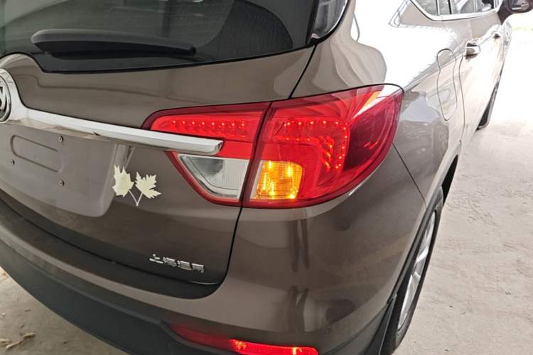 Used Buick Envision 2016 28T Four-Wheel Drive Elite Version Right Rear Taillight