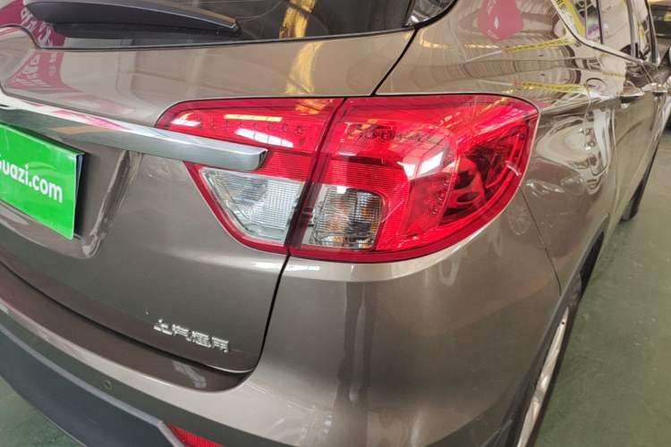 Used Buick Envision 2016 20T Two-Wheel-Drive Elite Model Right Rear Taillight
