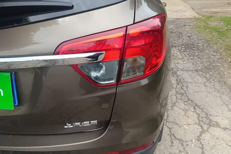 Used Buick Envision 2016 20T Two-Wheel-Drive Elite Model Right Rear Taillight