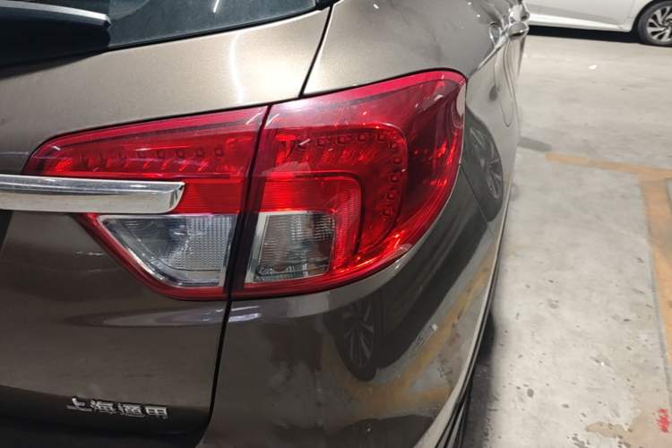 Used Buick Envision 2016 20T Two-Wheel Drive Leading Version Right Rear Taillight