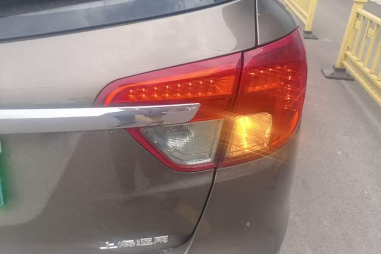 Used Buick Envision 2016 20T Two-Wheel-Drive Elite Model Right Rear Taillight
