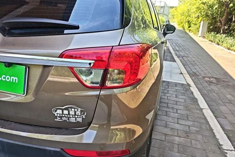 Used Buick Envision 2016 20T Two-Wheel Drive Leading Version Right Rear Taillight